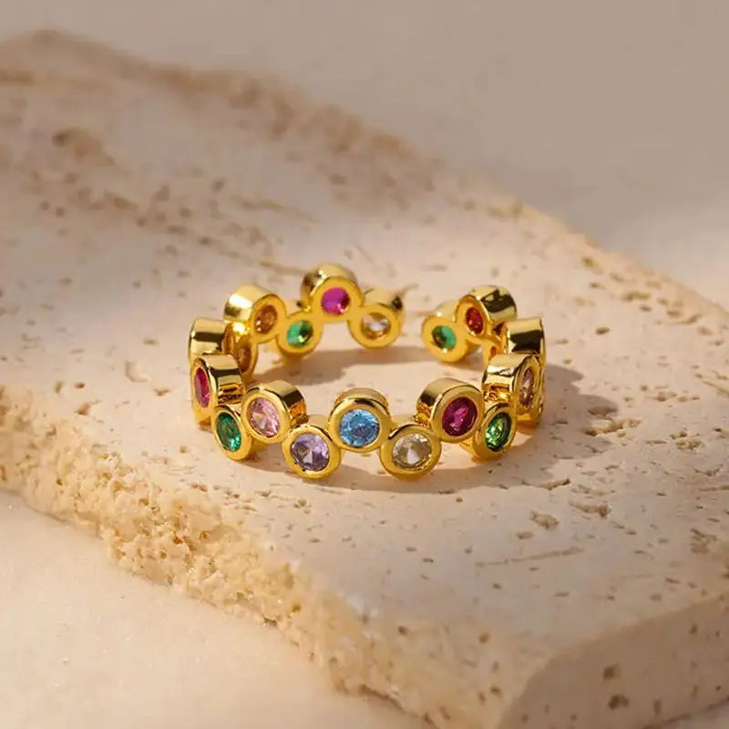 Pinky Zircon Ring – 2025 Trend